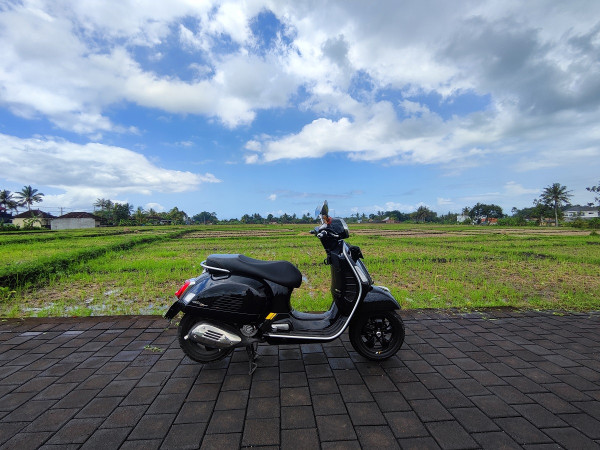 Test Ride Vespa GTS Super Tech 300, Kaget Saat Bejek Gas!