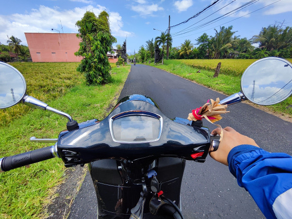 Test Ride Vespa GTS Super Tech 300, Kaget Saat Bejek Gas!