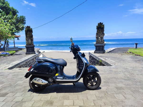 Test Ride Vespa GTS Super Tech 300, Kaget Saat Bejek Gas!
