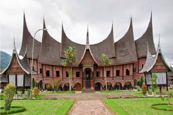 Rumah Adat di Indonesia Tahan Gempa, Nomor 1 Rumah Kaki Seribu dari Papua Barat