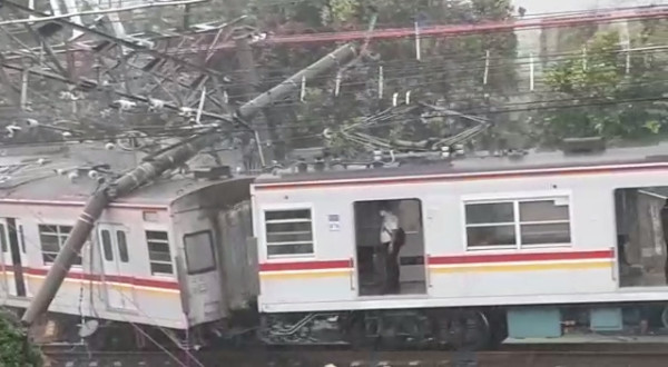 Begini Penampakan KRL Anjlok di Kampung Bandan Ancol