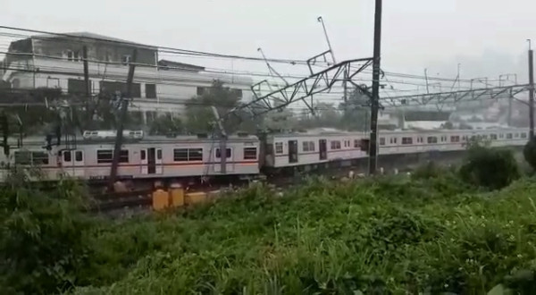 Begini Penampakan KRL Anjlok di Kampung Bandan Ancol