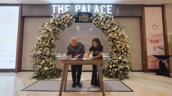 Central Mega Kencana Resmikan Gerai ke-100 melalui The Palace Jeweler Pakuwon Mall Surabaya