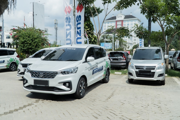 7 Rekomendasi Mobil Hybrid Terbaik yang Bisa Dibeli di 2022