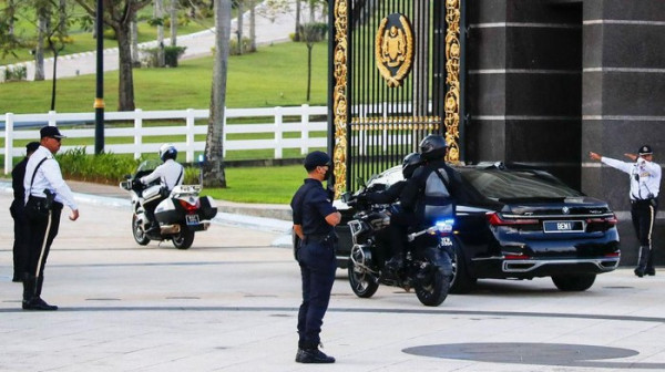 Tolak Mercy, PM Anwar Ibrahim Ternyata Masih Pakai BMW Pinjaman