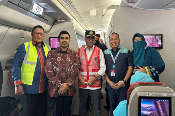 Dihadiri Menhub, Travel Umrah Mulai Berangkatkan Jemaah dari Bandara Kertajati