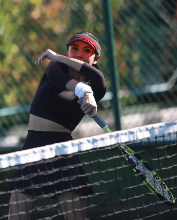 5 Potret Yuni Shara Main Tenis, Tubuh Langsing Jadi Sorotan