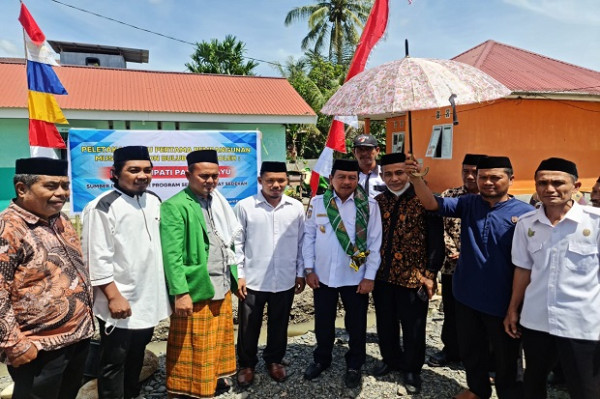 Bupati Pasangkayu Hadiri Peletakan Batu Pertama Musala SD Bulubonggu