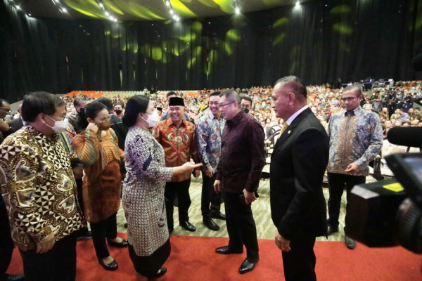Momen Keakraban HT dan Sufmi Dasco hingga Puan Maharani