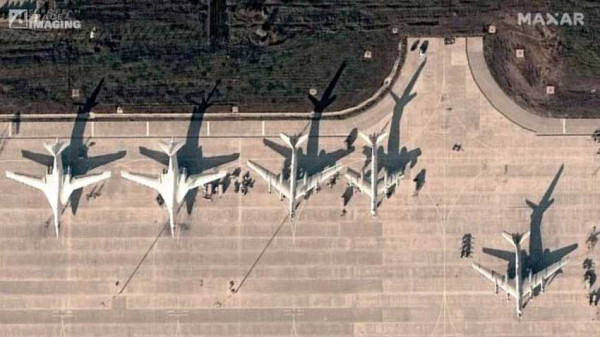 Foto Satelit Rekam Aktivitas 12 Pengebom Rusia, Pesawat Tu-95 dan Tu-160 Diisi Amunisi
