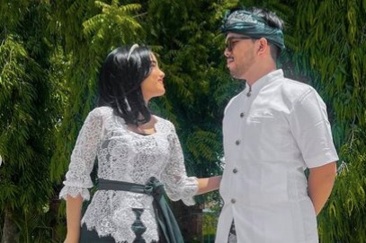 5 Potret Fuji dan Thariq Halilintar Kompak Pakai Baju Adat Bali, Disebut Couple Goals