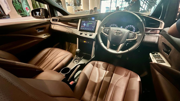 Siapkan Rp 88 Juta, Interior Innova Anda Bisa Diubah Semewah Toyota Alphard