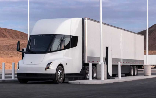 Tesla Selesaikan Pengiriman Truk Listrik Semi Pesanan 2 Perusahaan Makanan