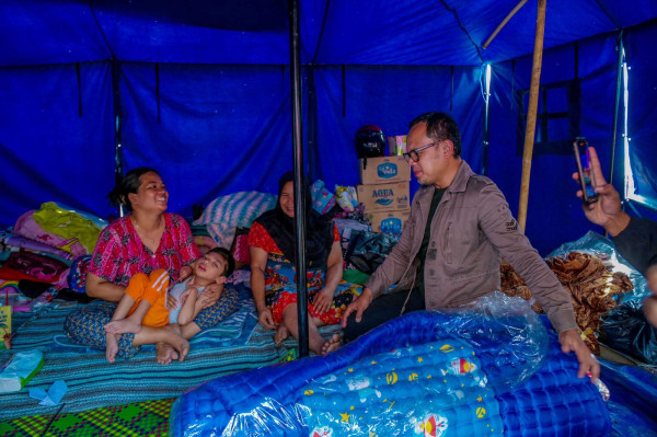 Salurkan Bantuan Rp500 Juta, Bima Arya Ajak Korban Gempa Cianjur Berobat ke Bogor