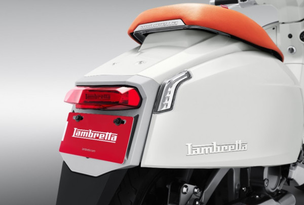 Lambretta G350 Tantang Vespa GTS 300 dengan Harga Jauh Lebih Murah