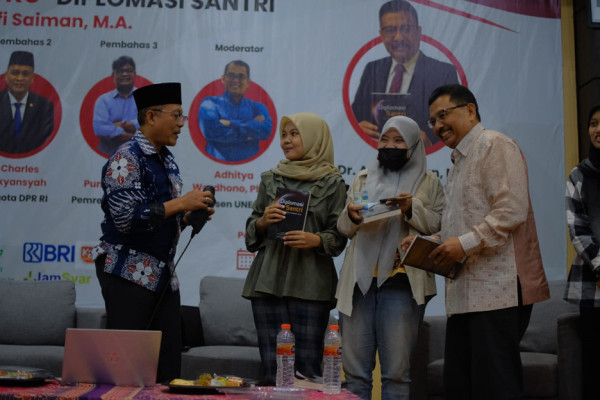 Ditutup Bedah Buku Diplomasi Santri, Tegalboto Memanggil Siap Menggebrak di Jilid Ketiga