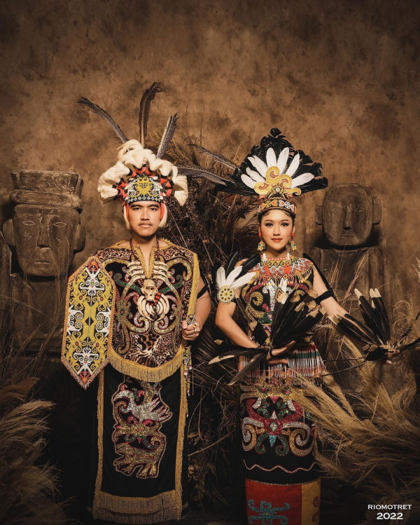 6 Baju Adat yang Dipakai saat Prewedding Pernikahan Kaesang dan Erina, dari Sabang Sampai Merauke