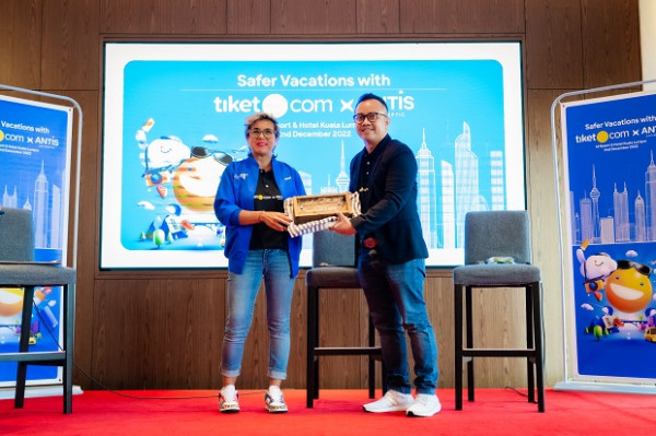 Liburan ke Luar Negeri Lebih Aman Bersama tiket.com dan Antis