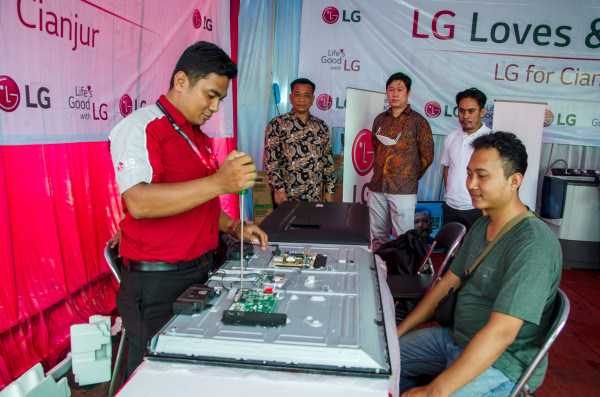 Cuci Pakaian Gratis hingga Sediakan Freezer, Cara LG Bantu Korban Gempa Cianjur