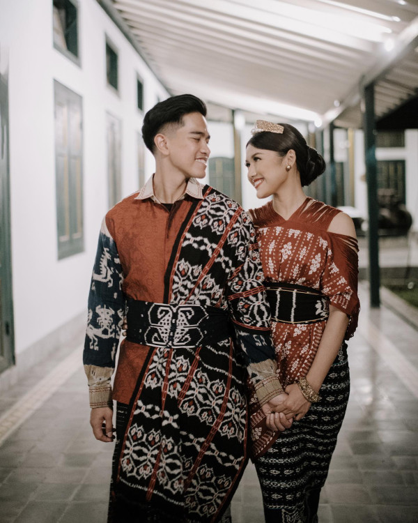 6 Baju Adat yang Dipakai saat Prewedding Pernikahan Kaesang dan Erina, dari Sabang Sampai Merauke