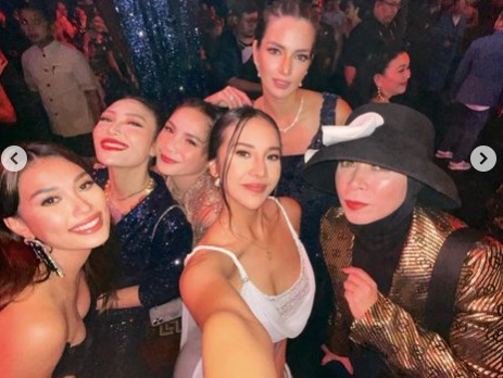 Potret Anya Geraldine Tampil Menawan di Acara Ulang Tahun Manoj Punjabi, Elegan Abis