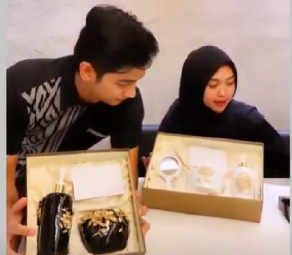 Ini Sederet Artis Indonesia yang Menggunakan Jasa Anaria Souvenir di Acara Pernikahannya