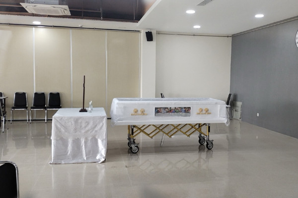 Rumah Duka Dipenuhi Karangan Bunga, Ayahanda Marsha Aruan Akan Dimakamkan di Tanah Kusir