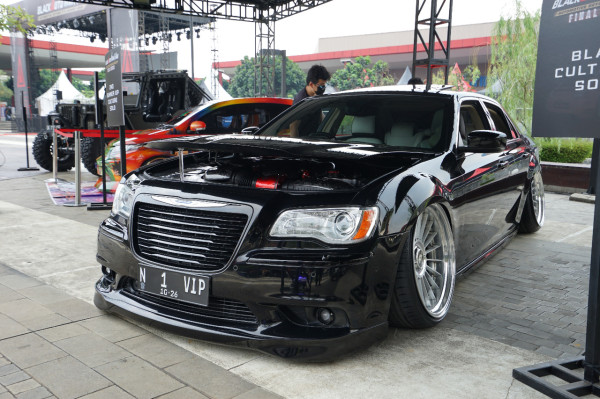 Puluhan Mobil Modifikasi Berebut Gelar Master di Final BlackAuto Battle 2022