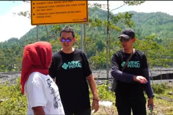 Senyum Semringah Korban Letusan Semeru Terima Bantuan MNC Peduli