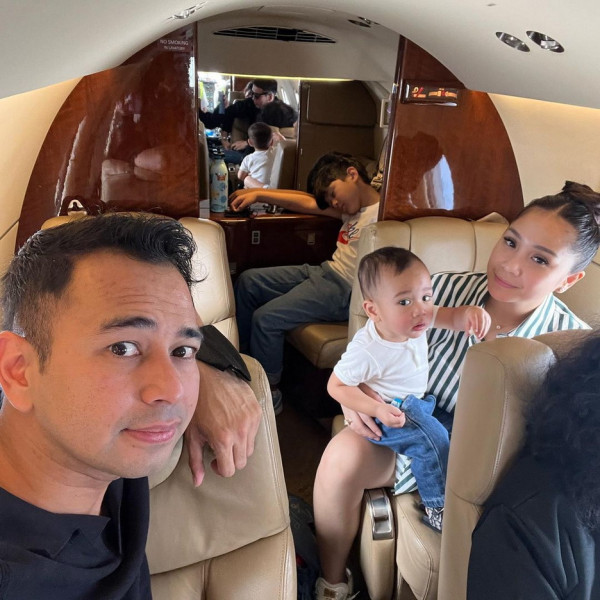 Sejumlah Artis Tanah Air Hadir ke Pernikahan Kaesang-Erina, Ada yang Naik Jet Pribadi