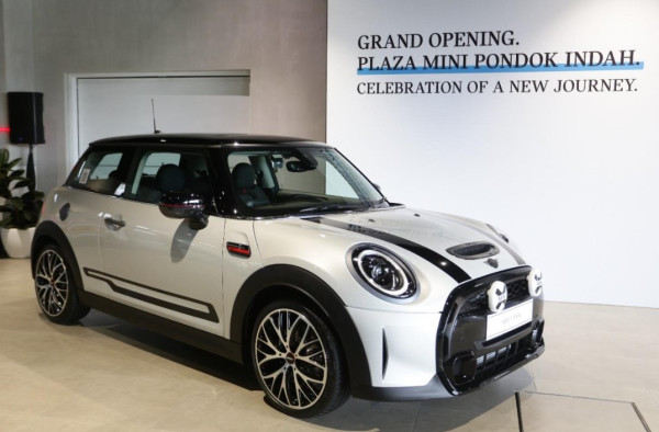 Jualan Tak Sampai 1.000 Unit Setahun, Mini Bangun Showroom 8 Lantai Senilai Rp 140 Miliar