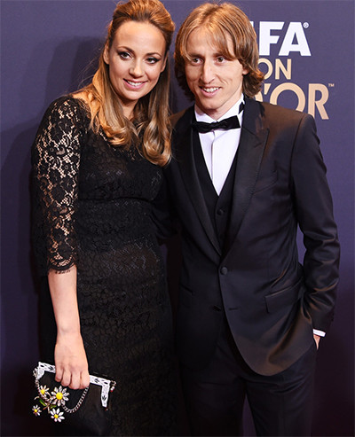 5 Potret Cantik WAGs Kroasia Vanja Bosnic, Istri Luka Modric