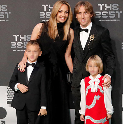 5 Potret Cantik WAGs Kroasia Vanja Bosnic, Istri Luka Modric