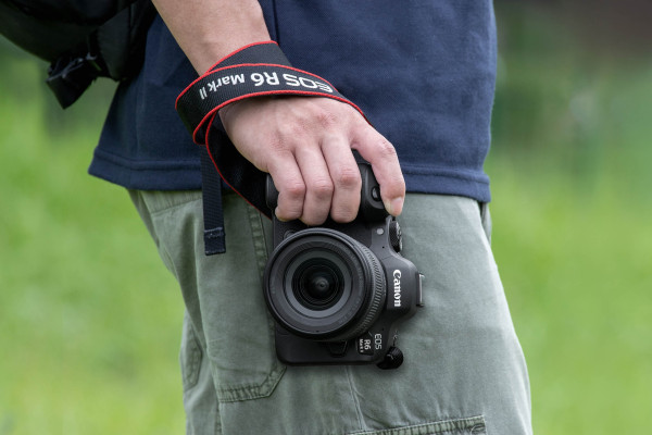 Dijual Rp51,49 Juta Ini Keistimewaan Kamera Mirrorless Canon EOS R6 Mark II