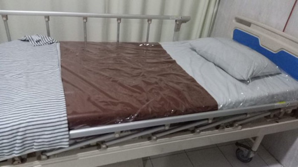 Bed RS Dilapisi Plastik untuk Pasien HIV Viral di Media Sosial, Ahli: Tidak Perlu Begitu