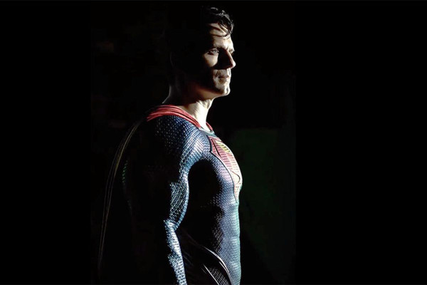 Henry Cavill Dipecat, DC Pilih Bikin Film Superman Versi Muda
