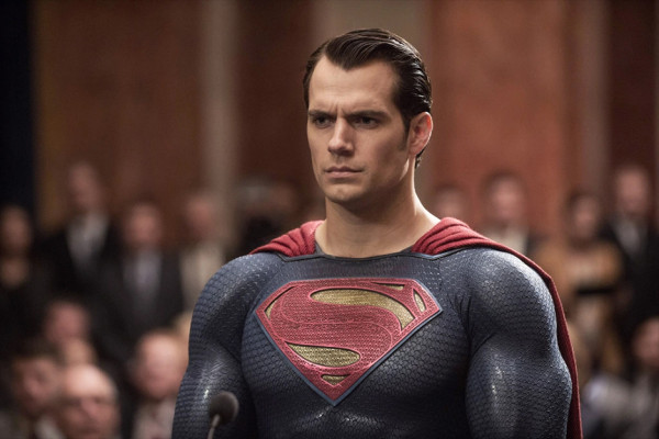 Henry Cavill Dipecat, DC Pilih Bikin Film Superman Versi Muda