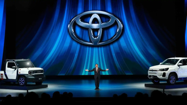 Setelah Innova EV, Kini Toyota Hadirkan Dua Mobil Pikap Listrik