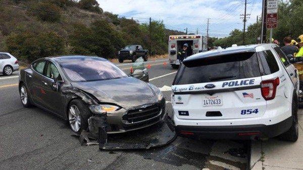 Banyak Tabrakan, Tesla Kembali Gunakan Radar Buat Keamanan Mobil
