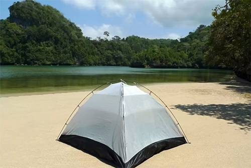 10 Pulau Kecil di Indonesia yang Cocok untuk Healing, Nomor 8 Bisa Dijadikan Lokasi Kemah