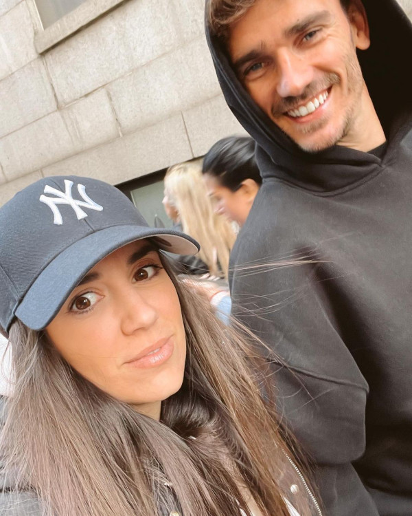 7 Potret Cantik Erika Choperena, Istri Antoine Griezmann yang Berprofesi Jadi Psikolog Anak