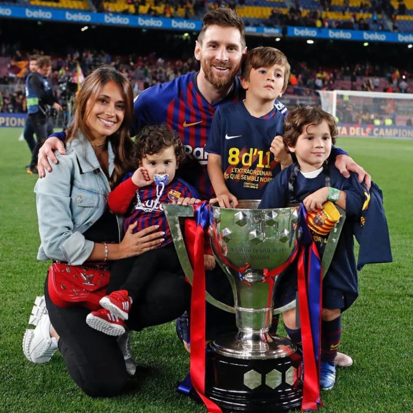 Kisah Cinta Antonella Roccuzzo dan Lionel Messi, Naksir Sejak Usia 9 Tahun