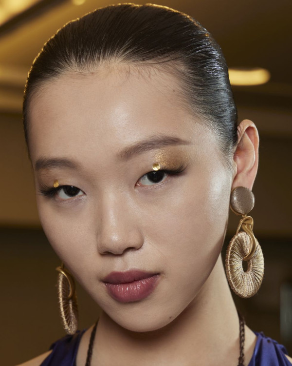 Tampil Sederhana dan Glamor saat Natal dengan 5 Inspirasi Makeup Berikut Ini