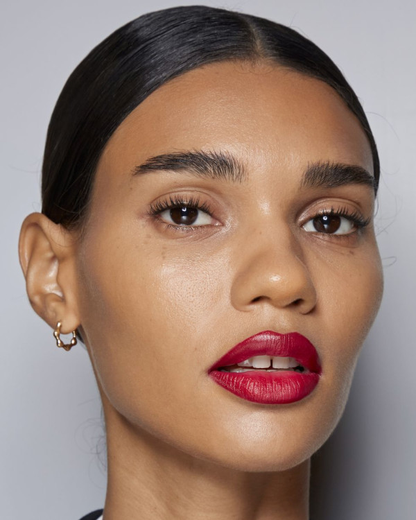 Tampil Sederhana dan Glamor saat Natal dengan 5 Inspirasi Makeup Berikut Ini