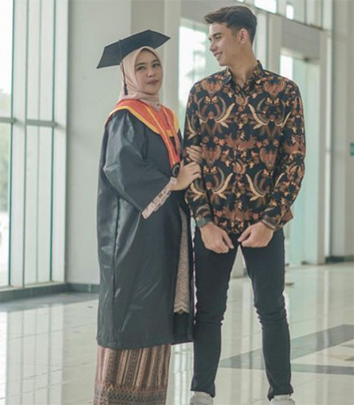 5 Potret Cantik Destiara Sari, Istri Kiper Timnas Nadeo Argawinata yang Kini Berhijab