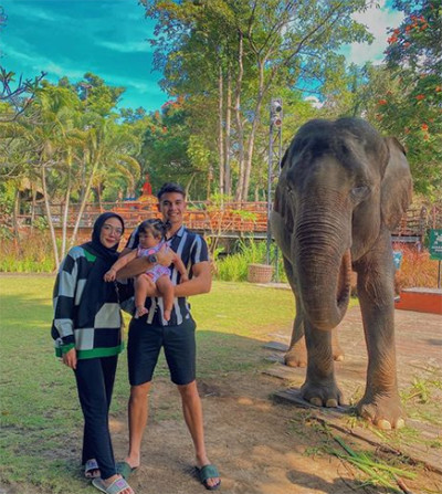 5 Potret Cantik Destiara Sari, Istri Kiper Timnas Nadeo Argawinata yang Kini Berhijab