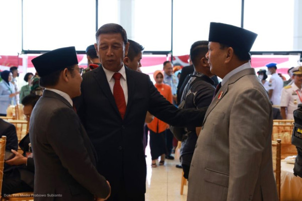 Momen Prabowo Reuni dengan Para Sesepuh TNI di Acara Sertijab Panglima