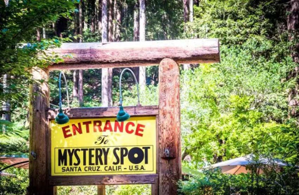 5 Tempat Misterius di Dunia, Gravitasi Seolah Tak Berlaku di Sini