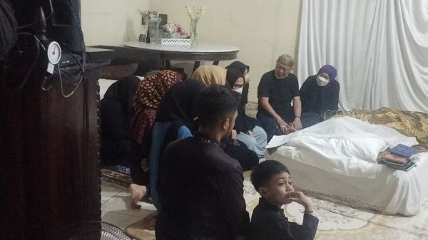 Suasana Rumah Duka Aminah Cendrakasih Ramai Dikunjungi Pelayat