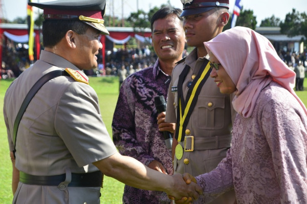 Kisah Mengharukan Bripda Iqbal, Anak Pedagang Kelontong Lulusan Terbaik Bintara Polri